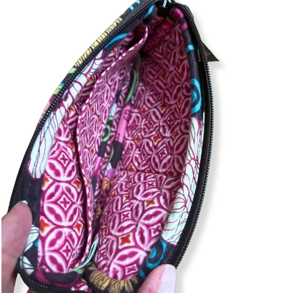 🌸 Vera Bradley Small Quilted Wristlet – Mod Pink Floral Retired Pattern - Picture 3 of 6